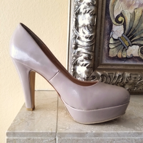 Madden Girl Beige Pumps - Picture 1 of 6